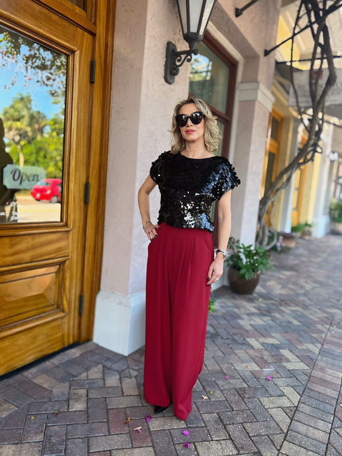 Top with large sequins and bows on the back. — ITALICA boutique