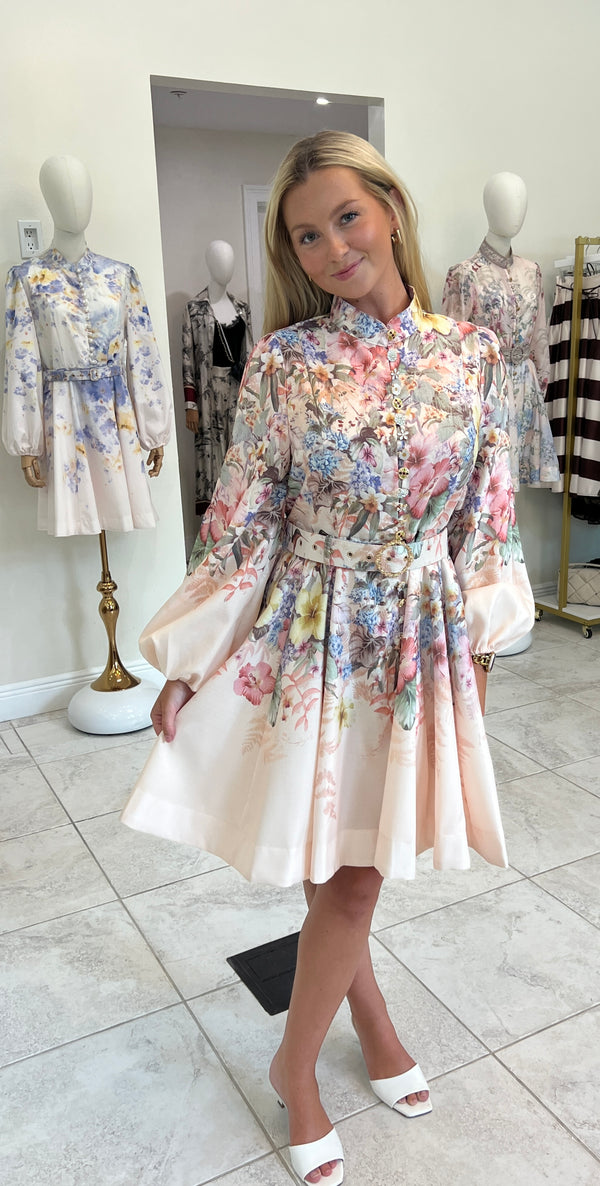 Linen dress with decorative buttons