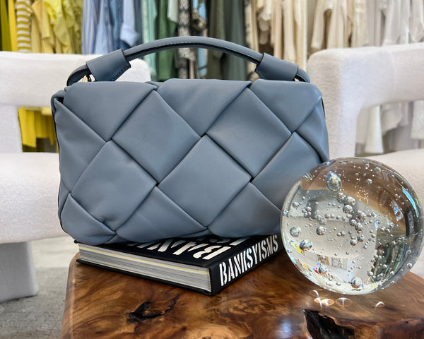 Large-weave leather bag